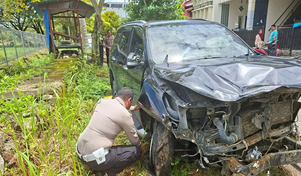  Pelajar Bawa Mobil Dinas BKAD Mamuju Tabrak 2 Warga, Ditetapkan Tersangka