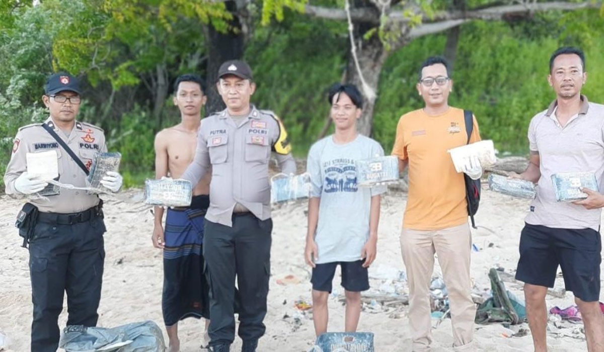 BREAKING! Puluhan Kilogram Kokain Ditemukan Terdampar di Pantai Sumenep Madura, Ini Kronologinya!